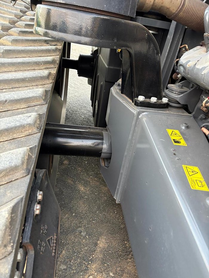 2018 Caterpillar 855E Yellow