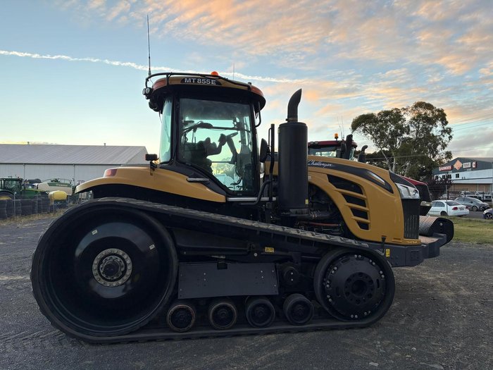 2018 Caterpillar 855E Yellow
