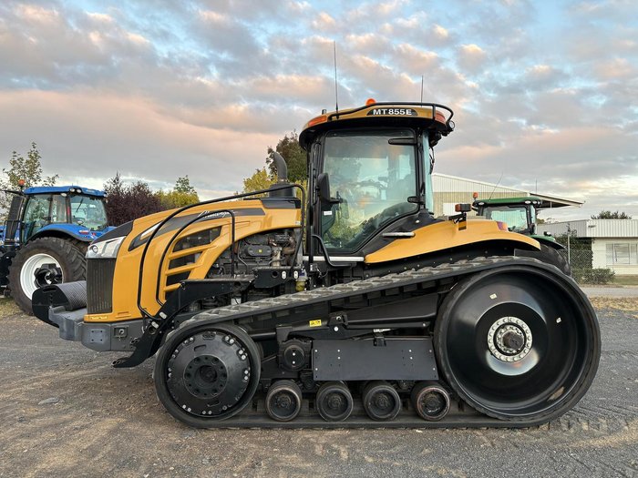 2018 Caterpillar 855E Yellow