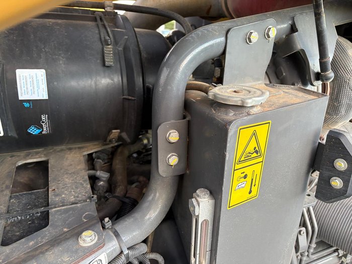 2018 Caterpillar 855E Yellow