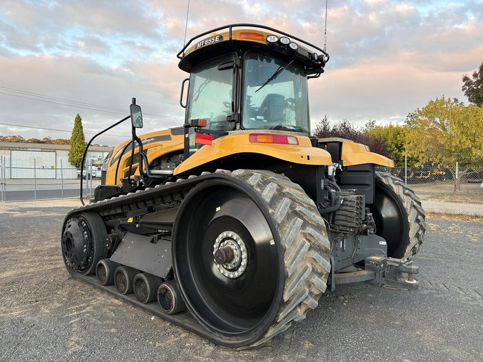 2018 Caterpillar 855E Yellow