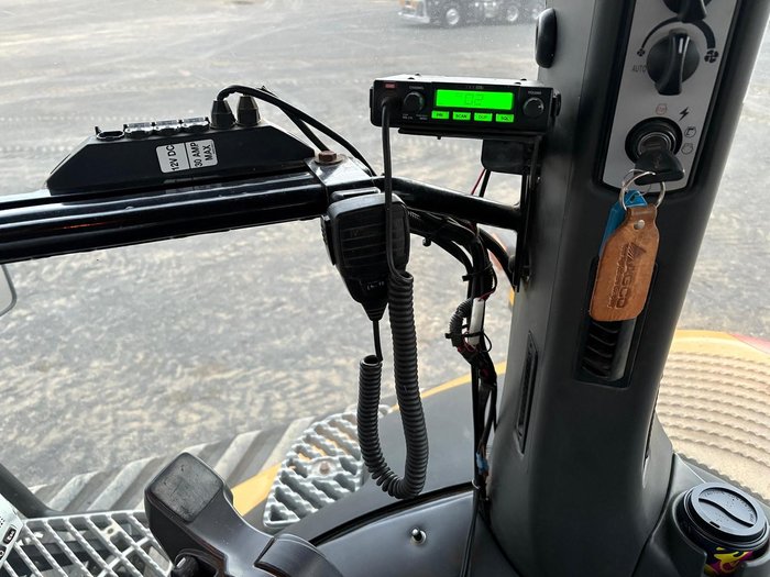 2018 Caterpillar 855E Yellow