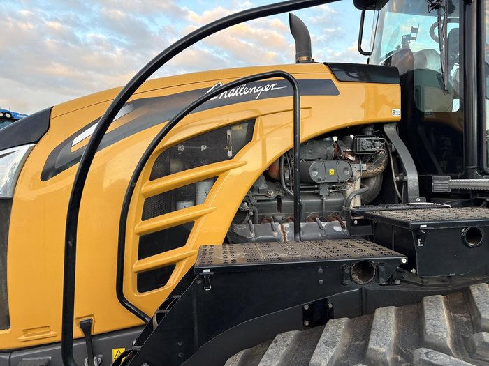 2018 Caterpillar 855E Yellow