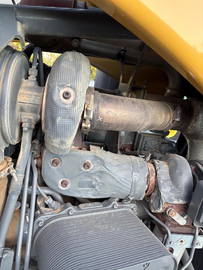 2018 Caterpillar 855E Yellow