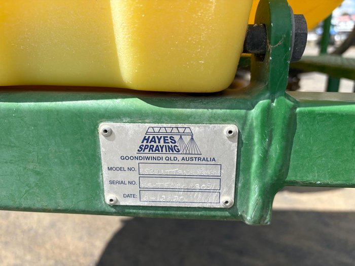2019 John Deere 7210R Green