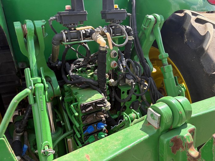 2019 John Deere 7210R Green