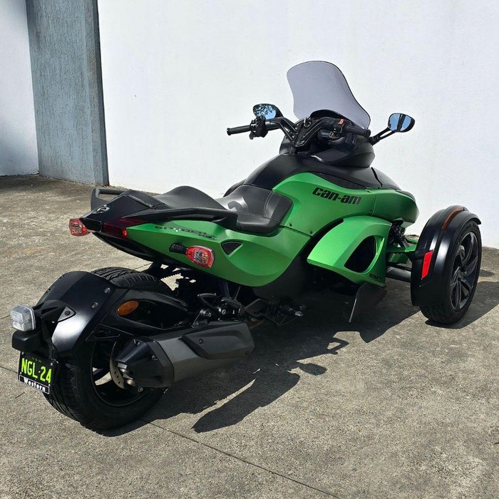 2013 Can-Am Spyder RSS SE5 Spyder RSS Green