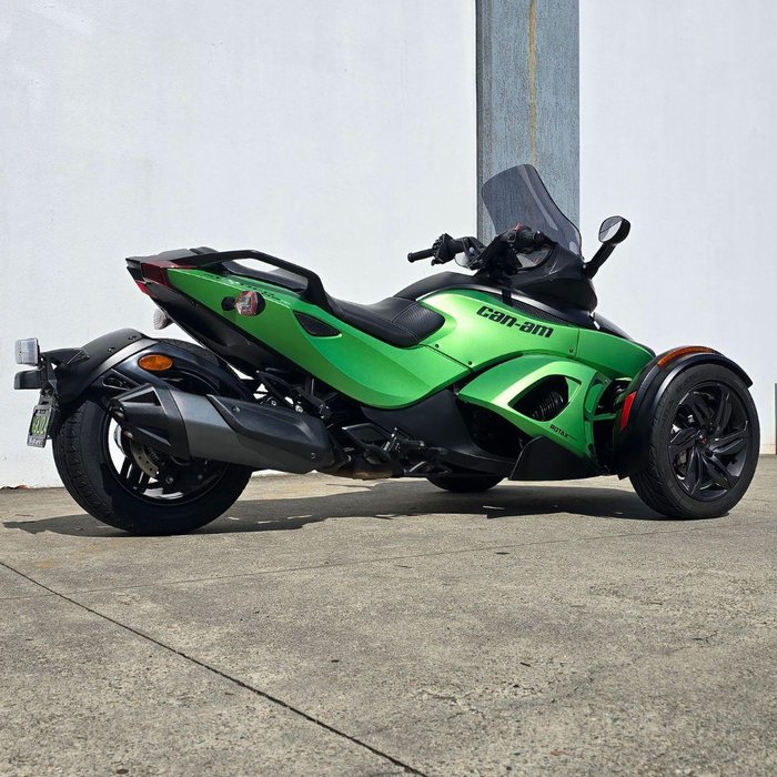 2013 Can-Am Spyder RSS SE5 Spyder RSS Green