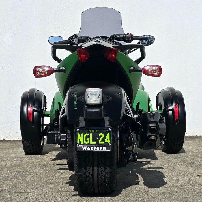 2013 Can-Am Spyder RSS SE5 Spyder RSS Green