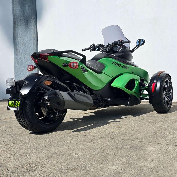 2013 Can-Am Spyder RSS SE5 Spyder RSS Green