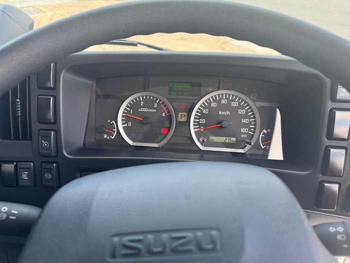 2024 Isuzu N Series NNR 45-150 White