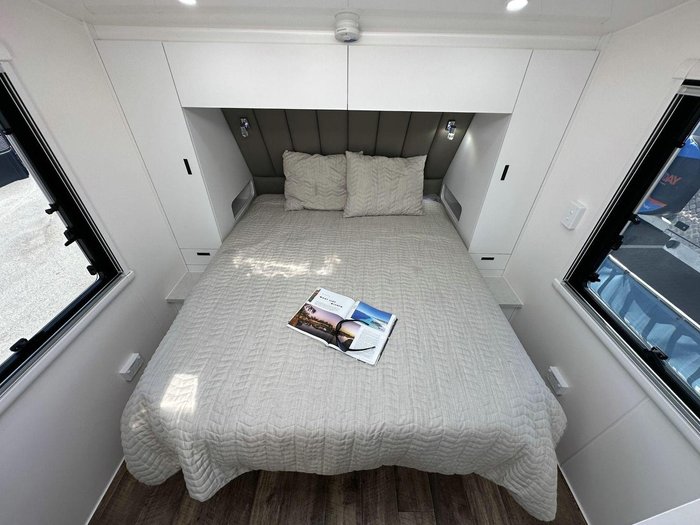 2025 Lotus Caravans Sprint Sp22cl 22'