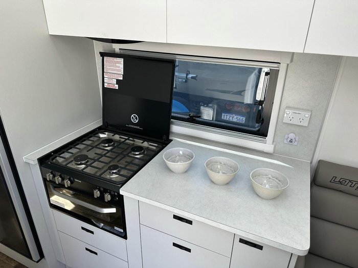 2025 Lotus Caravans Sprint Sp22cl 22'