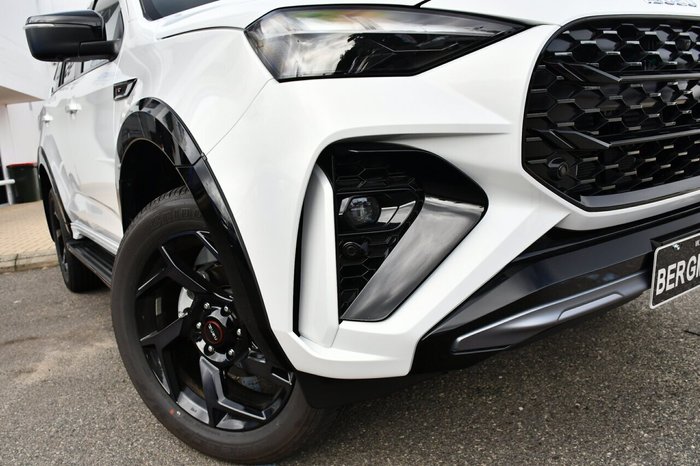 2024 Isuzu MU-X X-TERRAIN