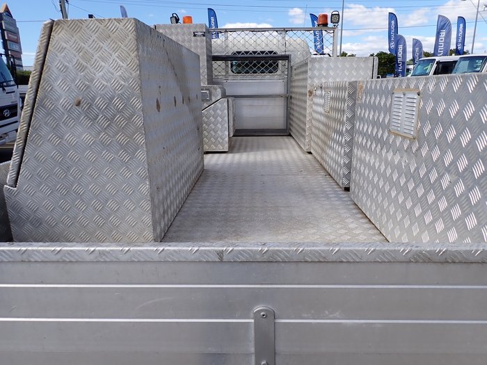 2013 HINO DUTRO 300 WHITE