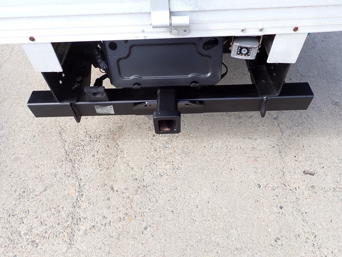 2013 HINO DUTRO 300 WHITE
