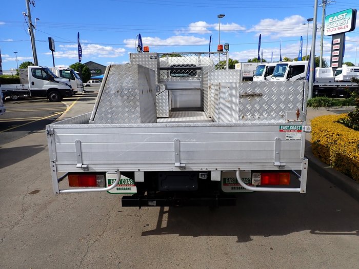 2013 HINO DUTRO 300 WHITE