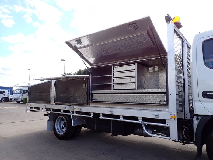 2013 HINO DUTRO 300 WHITE