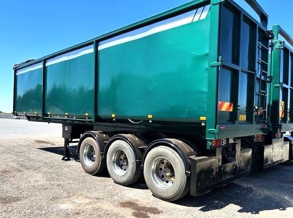 2014 Freightmaster Hardox Chassis Tipper Green
