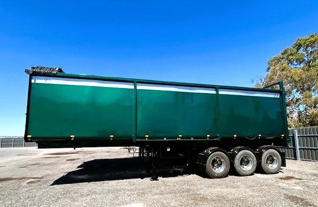 2014 Freightmaster Hardox Chassis Tipper Green