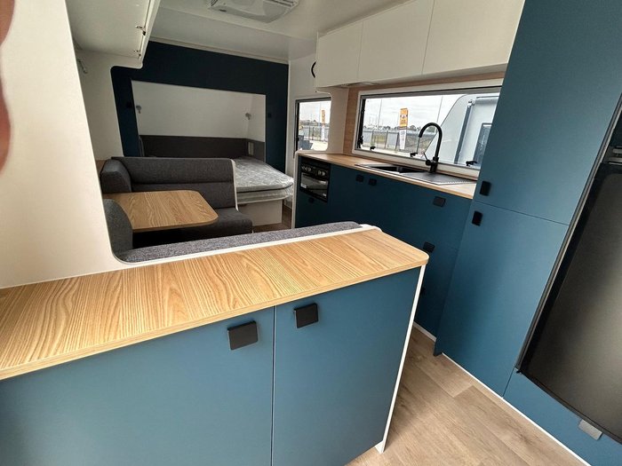 2024 New Age Caravans 19' Manta Ray Expedition