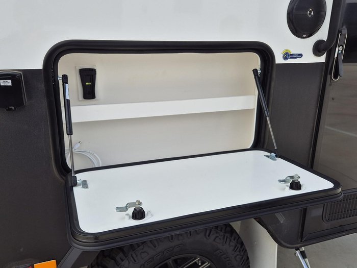 2024 JB Caravans Gator Hybrid 14'