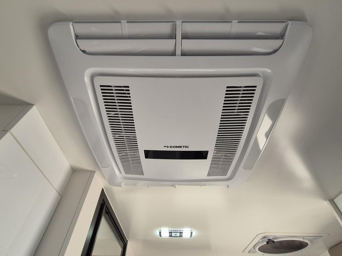2024 JB Caravans Gator Hybrid 14'