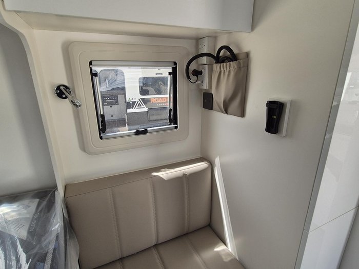 2024 JB Caravans Gator Hybrid 14'