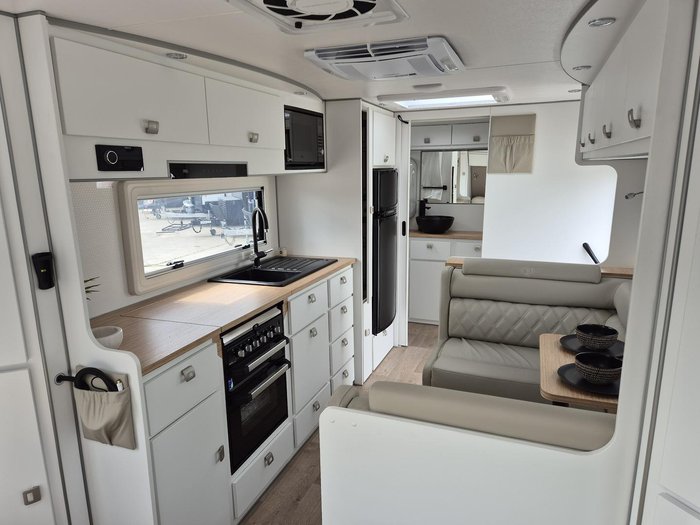 2024 JB Caravans Dirt Road Extreme 20'6 Rd Cafe