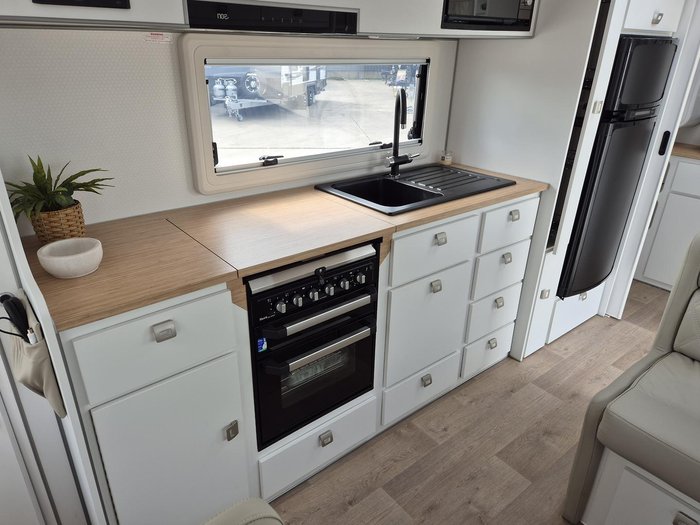 2024 JB Caravans Dirt Road Extreme 20'6 Rd Cafe