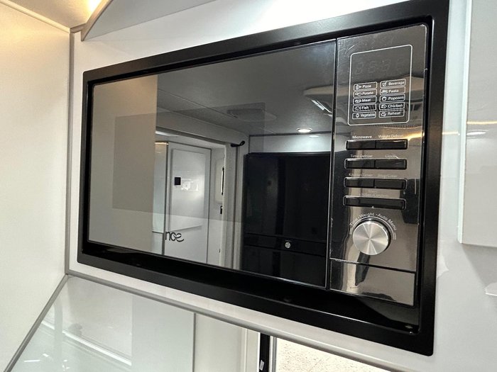 2024 JB Caravans 19'6 Scorpion Sting Air Fd Cafe