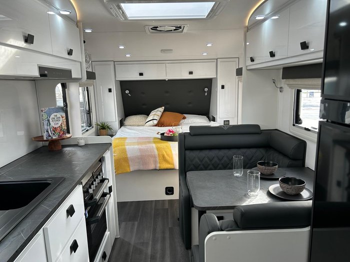 2024 JB Caravans 19'6 Scorpion Sting Air Fd Cafe