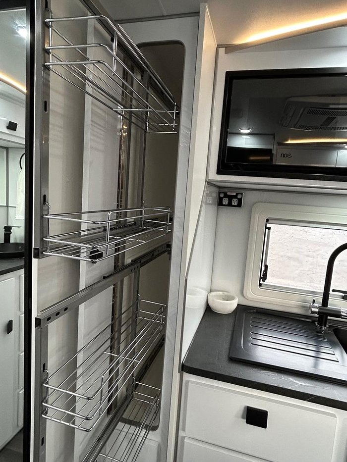 2024 JB Caravans 19'6 Scorpion Sting Air Fd Cafe