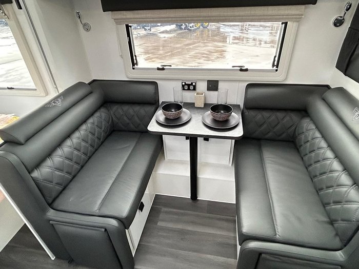 2024 JB Caravans 19'6 Scorpion Sting Air Fd Cafe