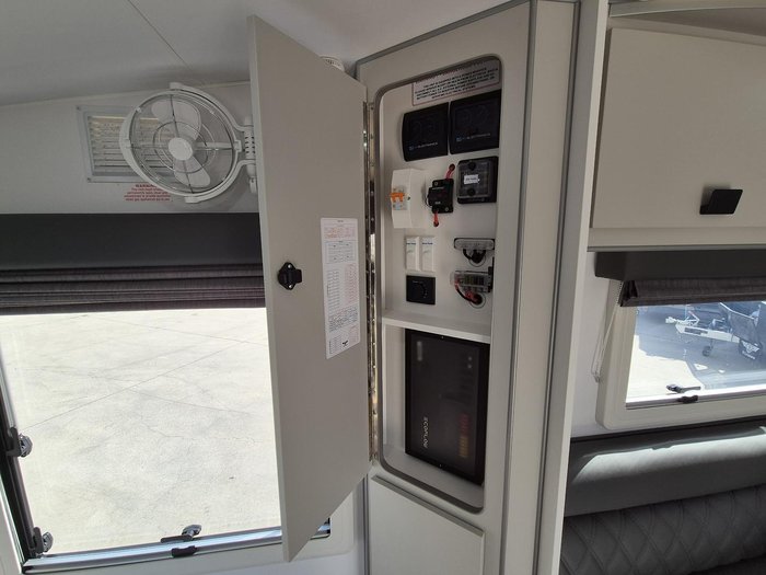 2024 JB Caravans Scorpion Sting 22'6 Front Dr Family Bunk