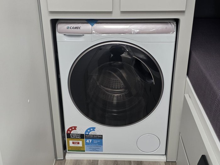 2024 JB Caravans Scorpion Sting 22'6 Fd Family