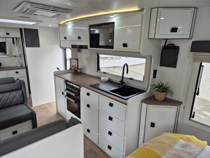 2024 JB Caravans 20'6 Scorpion Sting Rd Cafe