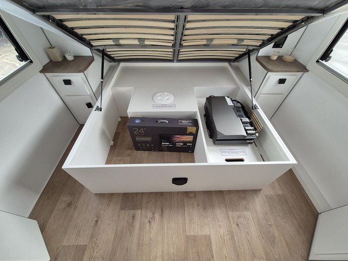 2024 JB Caravans 20'6 Scorpion Sting Rd Cafe