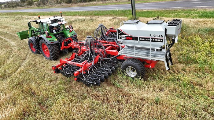0 SERAFIN ECOSOW 632 SINGLE DISC SEEDER WITH PJ GREEN NEW RED