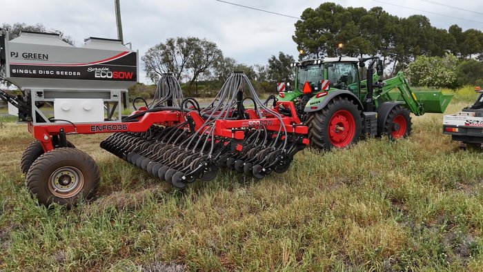 0 SERAFIN ECOSOW 632 SINGLE DISC SEEDER WITH PJ GREEN NEW RED