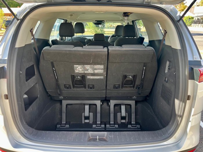 2022 Kia Carnival S