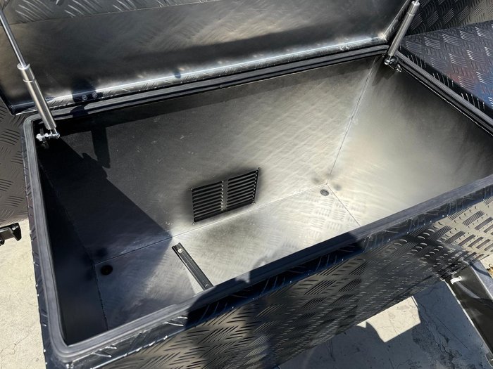 2025 Millard Mflow Series Ii