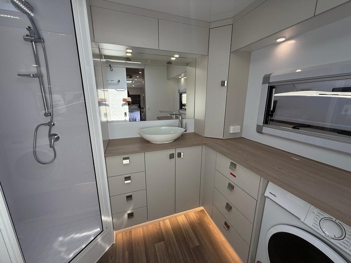 2025 Millard Display Model Sale X-Rider Big Bathroom