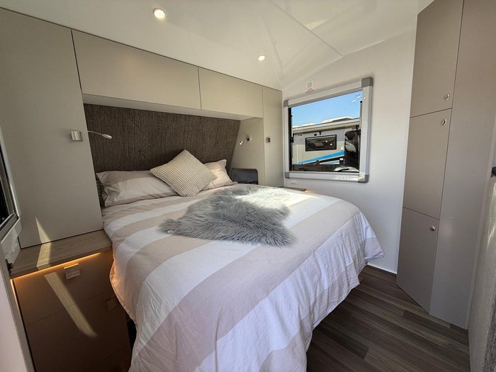 2025 Millard Display Model Sale X-Rider Big Bathroom