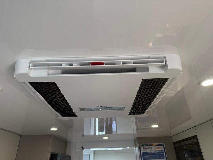 2025 Millard Display Model Sale X-Rider Big Bathroom
