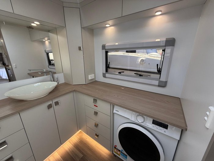 2025 Millard Display Model Sale X-Rider Big Bathroom