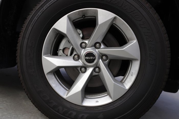 2023 Isuzu MU-X LS-M