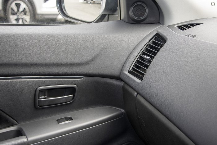 2024 Mitsubishi ASX ES
