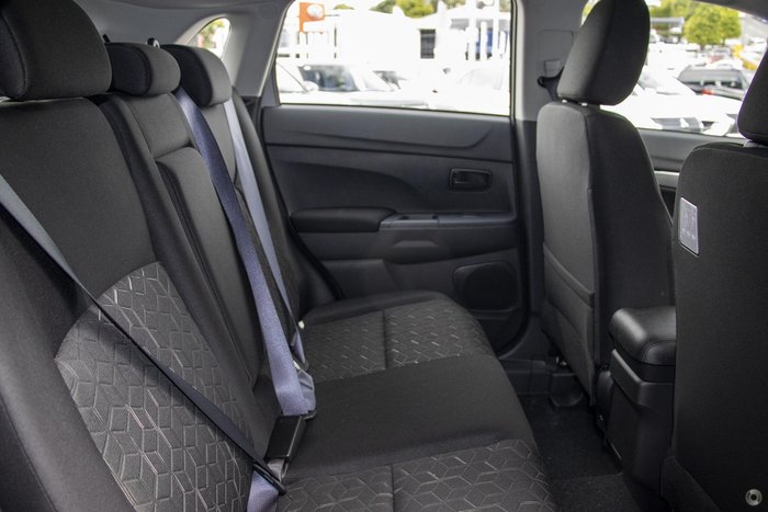 2024 Mitsubishi ASX ES