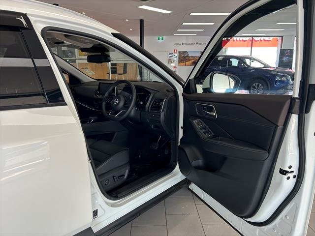 2024 Nissan T33 STL